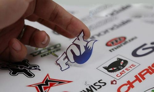 Sticker & Yapışkanlı Etiket